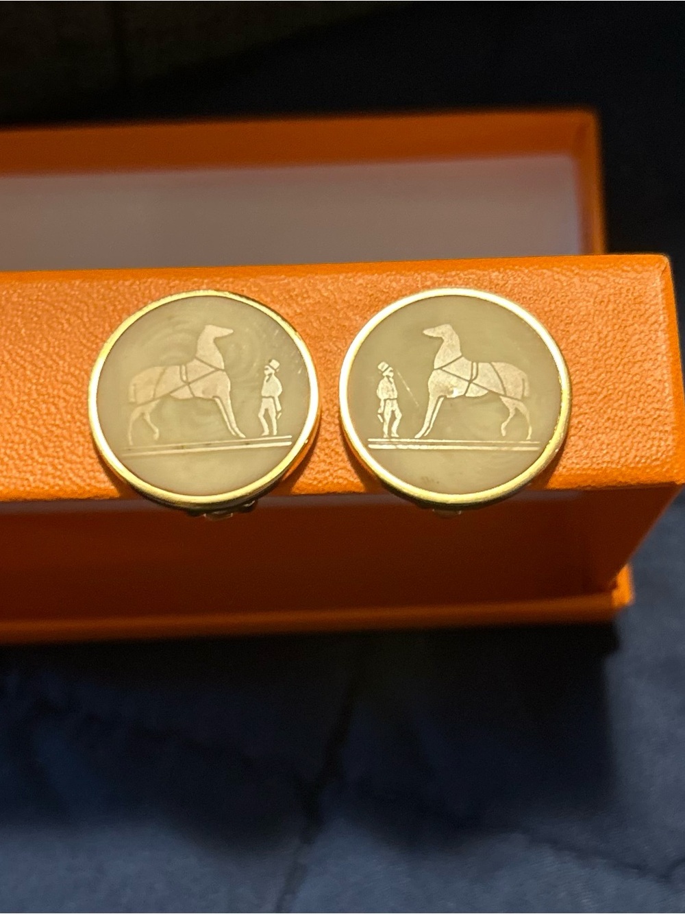 Hermès Logo Earrings Horse Equestrian Theme in Corozo Rose Gold Hdw Clip on